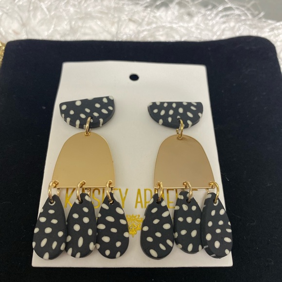 KINSLEY ARMELLE Doris Coll. Earrings, Clay Shapes, Blk/Wht w/Gold & Dust Bag - Picture 8 of 8